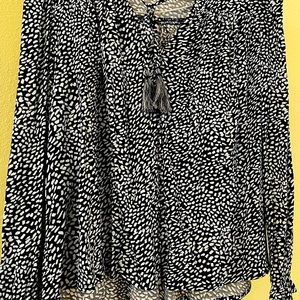 Vici KoKo printed button down tassel top-navy NEW